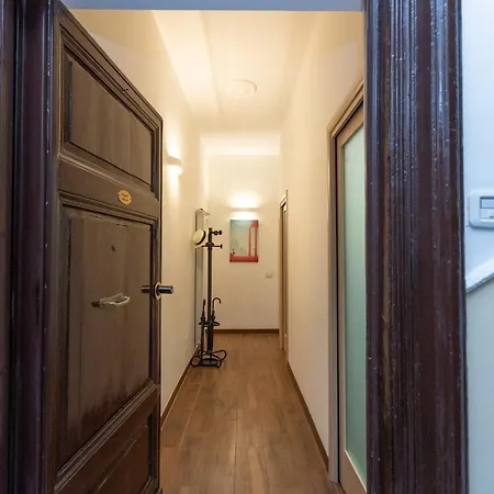 Guesthost - Roomy In Rome's Centre Apartamento Roma