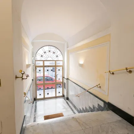 Apartamento Guesthost - Roomy In Rome's Centre